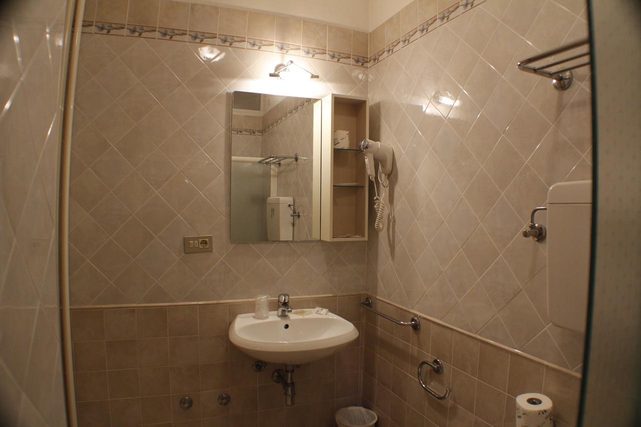 Hotel Adria Bellaria-Igea Marina Buitenkant foto